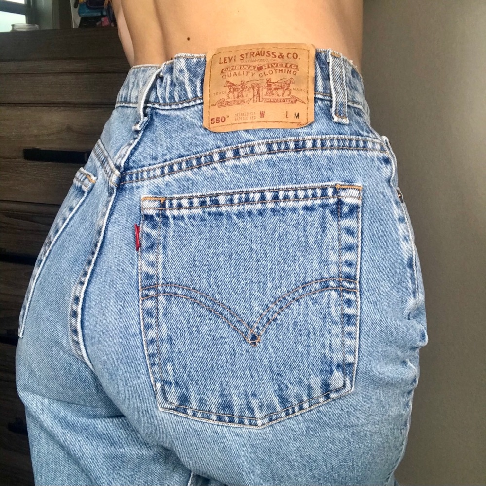 Vintage | Levi’s 550 Light Wash Straight Leg Jeans